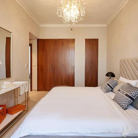 Appartamento Larbi Breathtaking Burj And Fountain View Luxurious 2 Bed Dubai Esterno foto