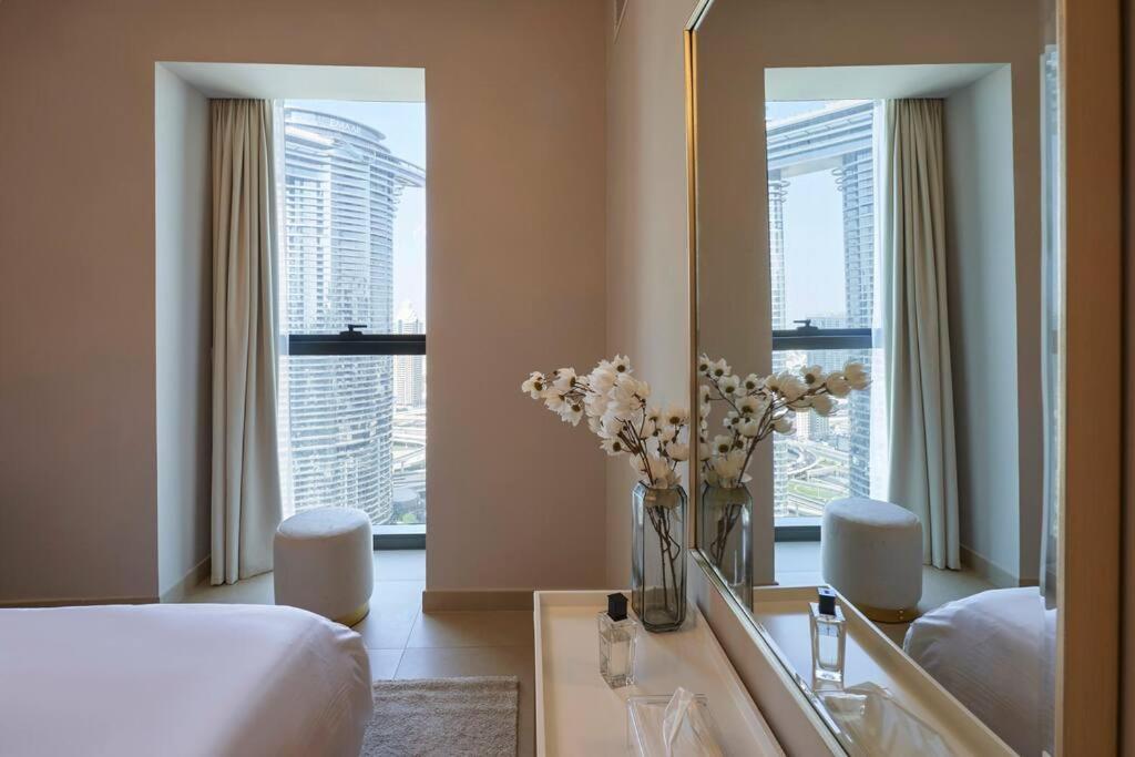 Appartamento Larbi Breathtaking Burj And Fountain View Luxurious 2 Bed Dubai Esterno foto