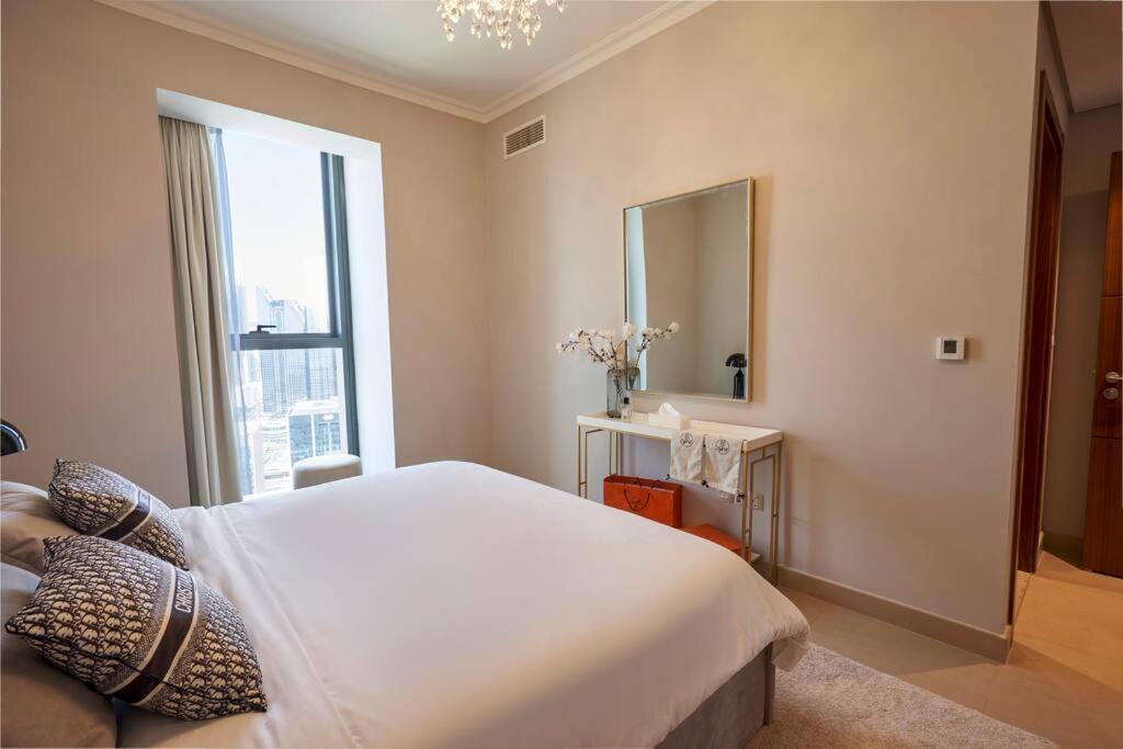 Appartamento Larbi Breathtaking Burj And Fountain View Luxurious 2 Bed Dubai Esterno foto