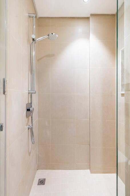 Appartamento Larbi Breathtaking Burj And Fountain View Luxurious 2 Bed Dubai Esterno foto