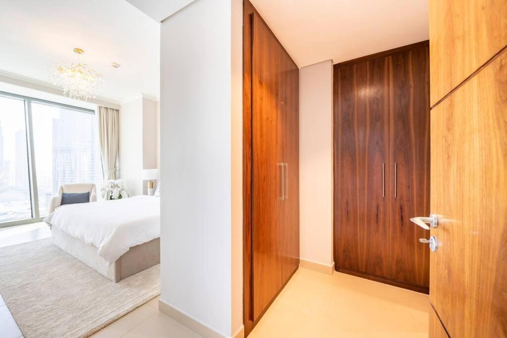 Appartamento Larbi Breathtaking Burj And Fountain View Luxurious 2 Bed Dubai Esterno foto