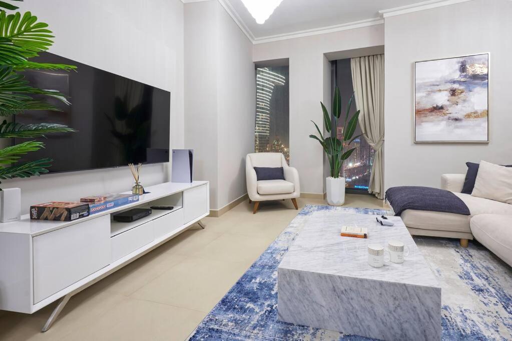 Appartamento Larbi Breathtaking Burj And Fountain View Luxurious 2 Bed Dubai Esterno foto