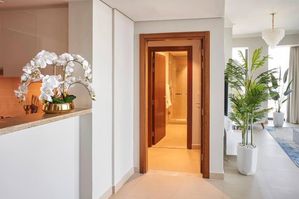 Appartamento Larbi Breathtaking Burj And Fountain View Luxurious 2 Bed Dubai Esterno foto