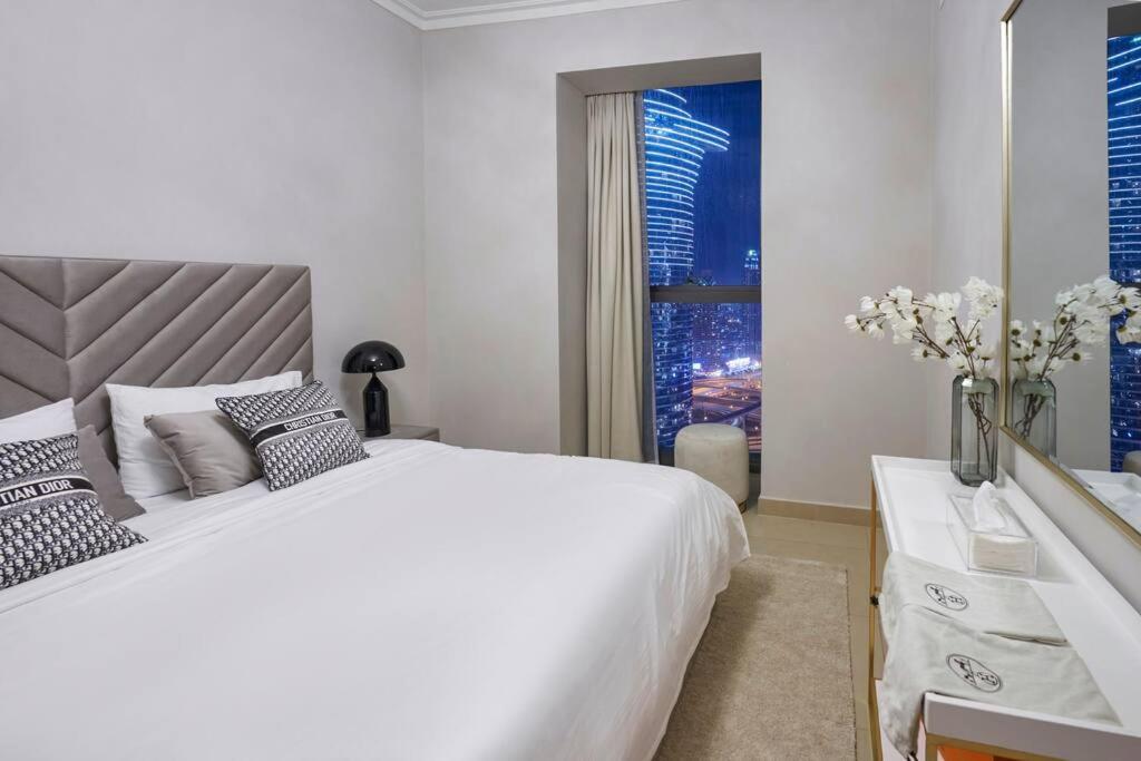 Appartamento Larbi Breathtaking Burj And Fountain View Luxurious 2 Bed Dubai Esterno foto